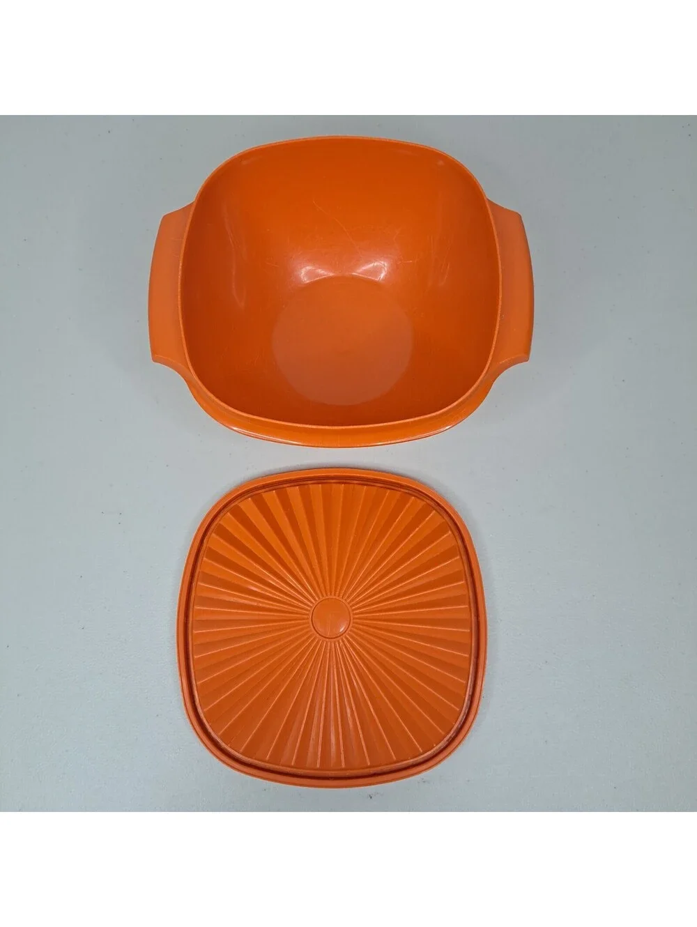 Vintage Tupperware Orange Servalier Square Bowl 838-3 Lid 839-2